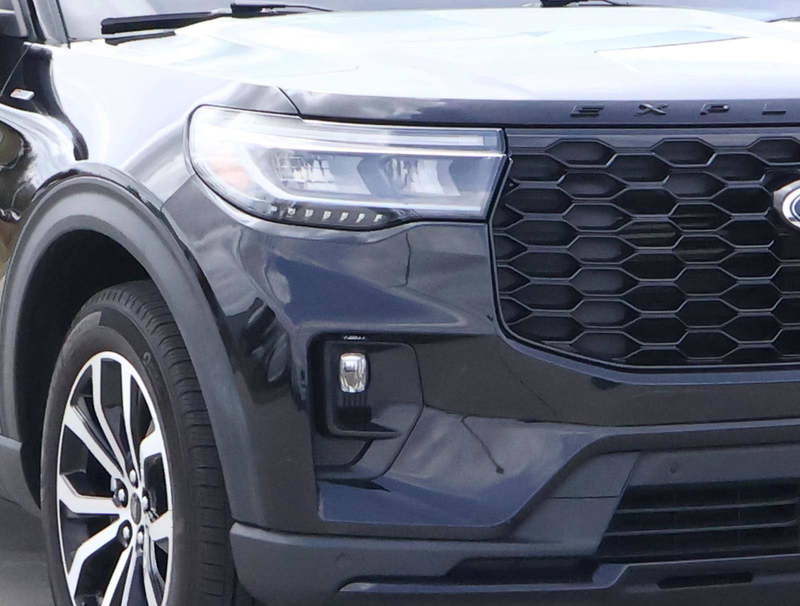 Used 2025 Ford Explorer ST-Line image 9