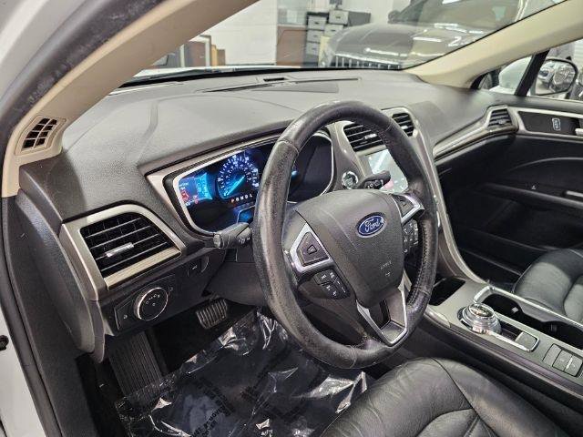 Used 2018 Ford Fusion SE w/ Equipment Group 602A FWD image 7