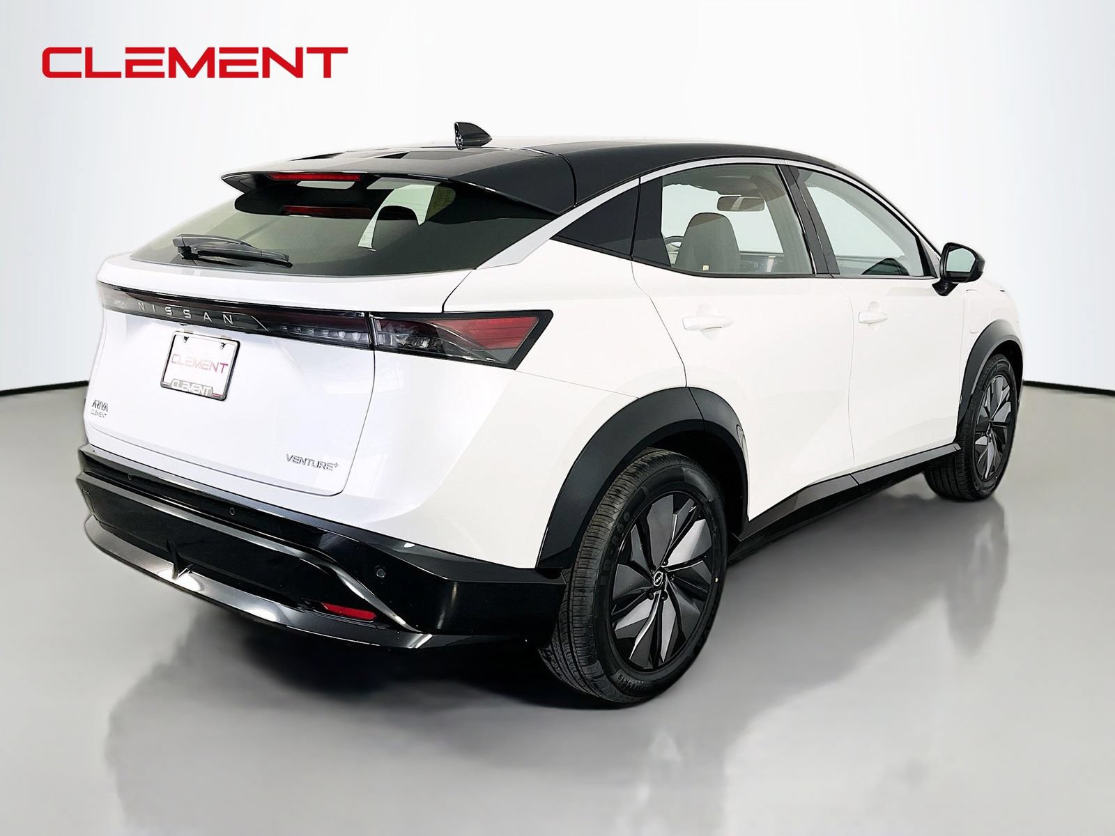 Used 2023 Nissan Ariya FWD image 7