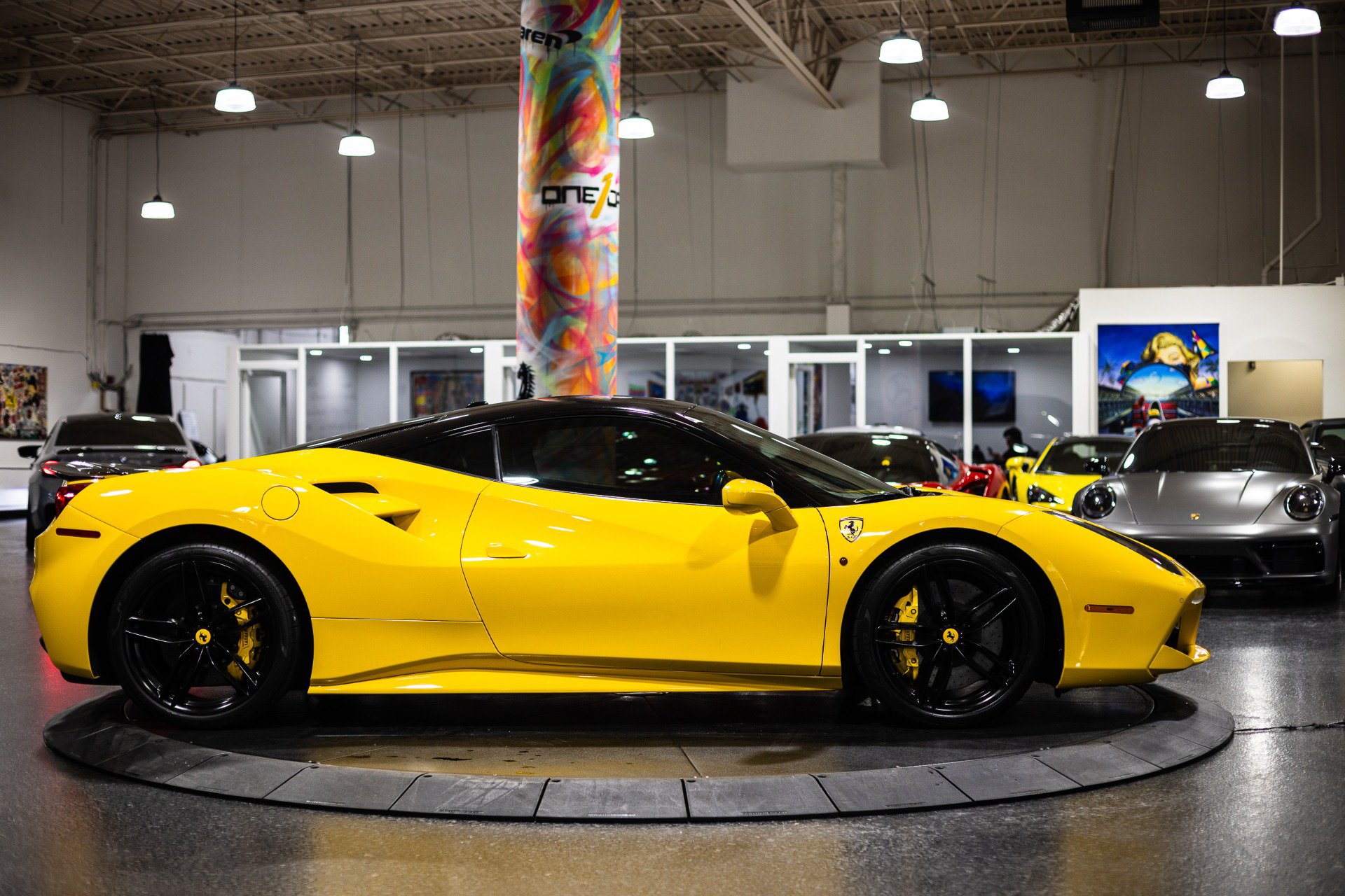 Used 2018 Ferrari 488 GTB RWD image 11