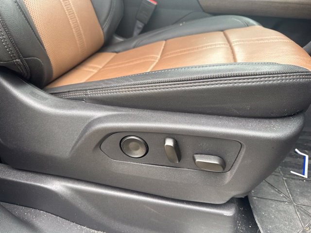 Used 2026 Chevrolet Silverado 1500 High Country w/ High Country Premium Package AWD/4WD image 15
