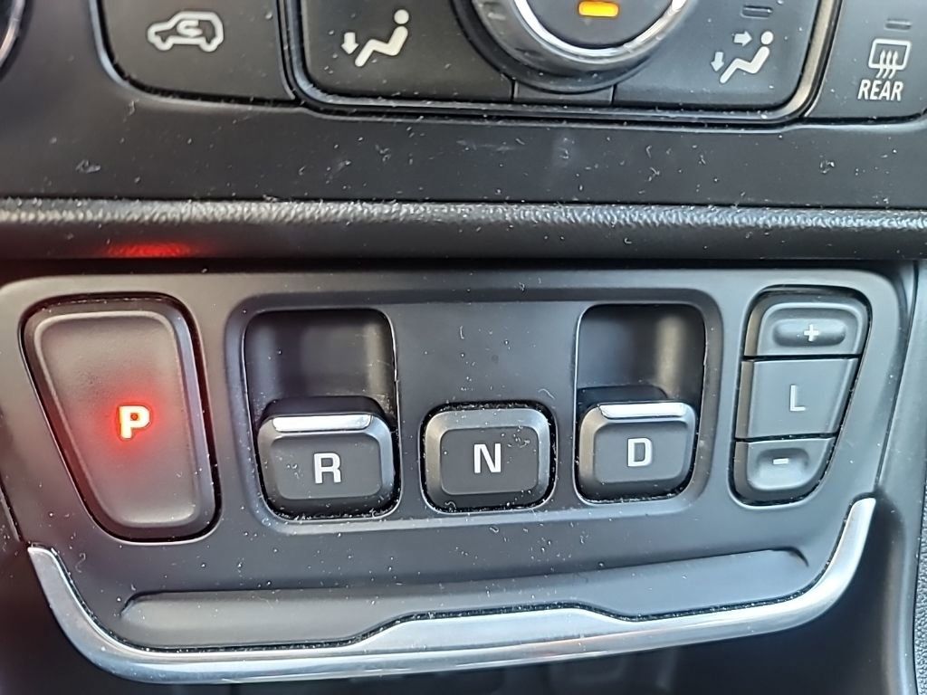 Used 2019 GMC Terrain SLT w/ Preferred Package image 17