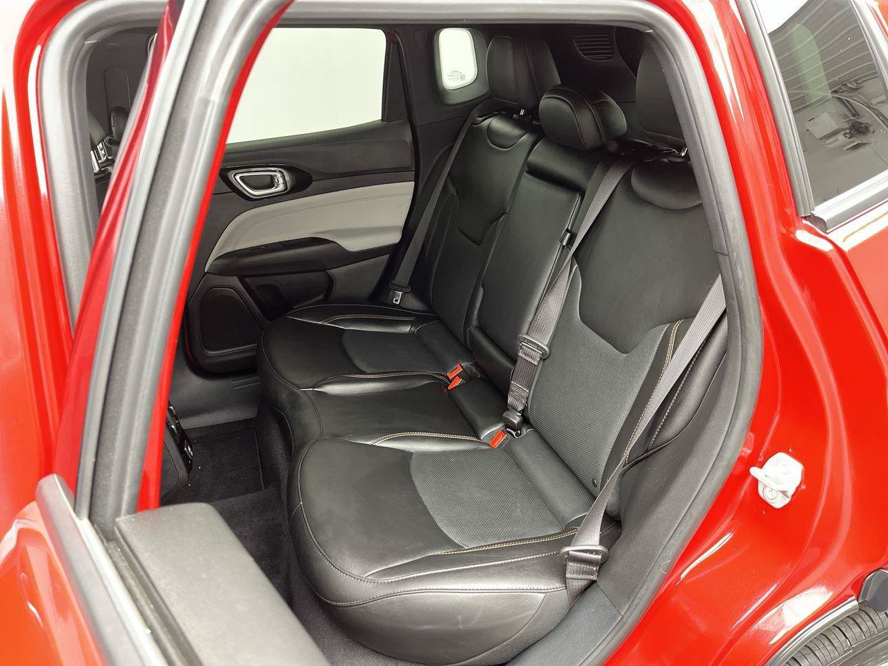 Used 2023 Jeep Compass Limited AWD/4WD image 10