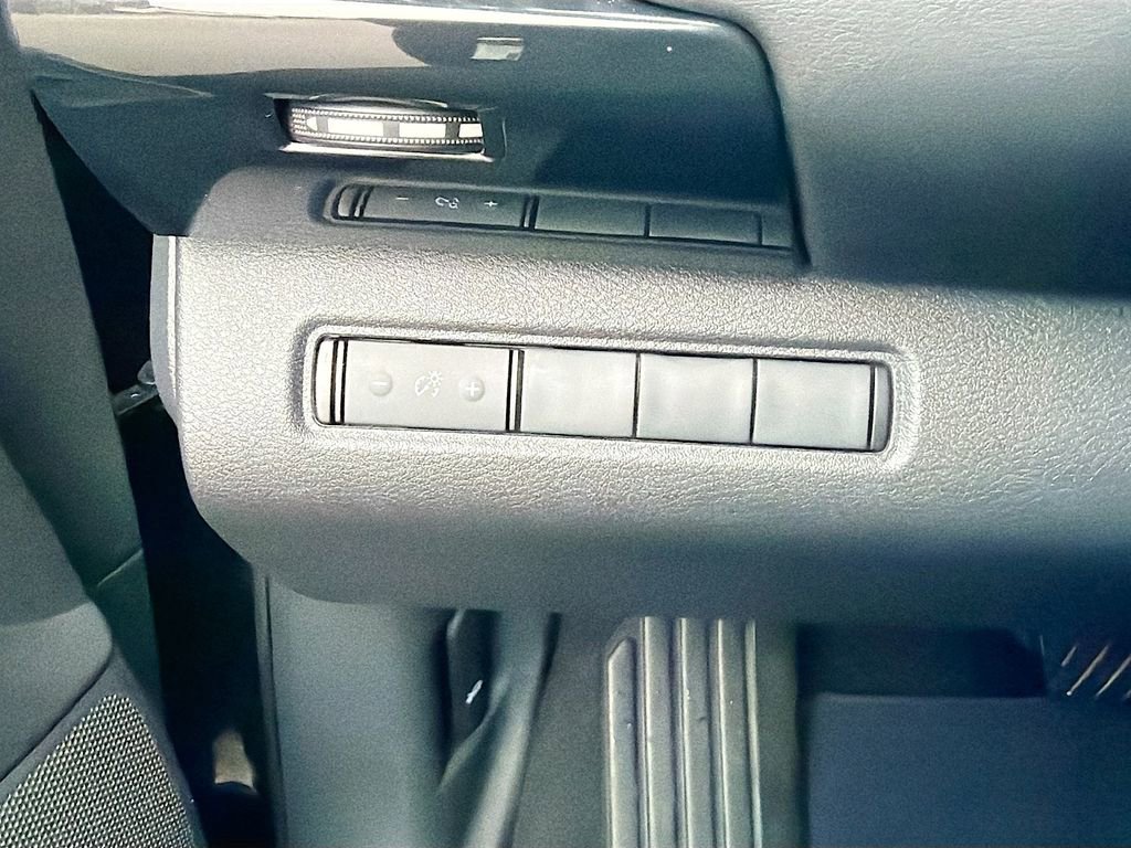 Used 2024 Nissan Pathfinder S image 35