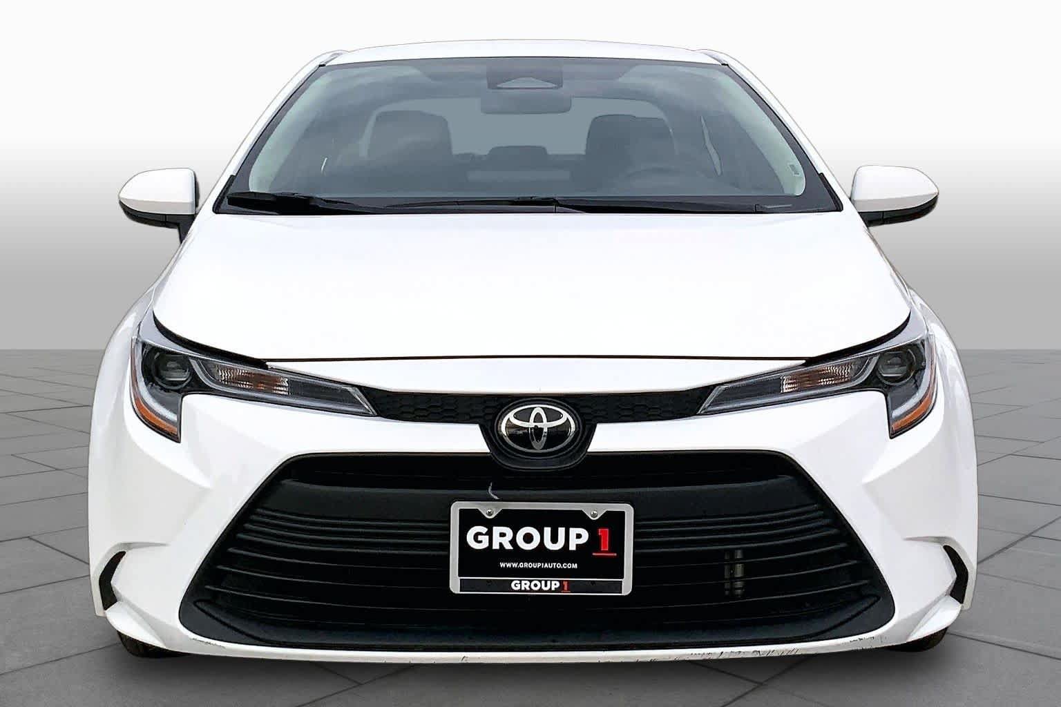 Used 2025 Toyota Corolla LE FWD image 4