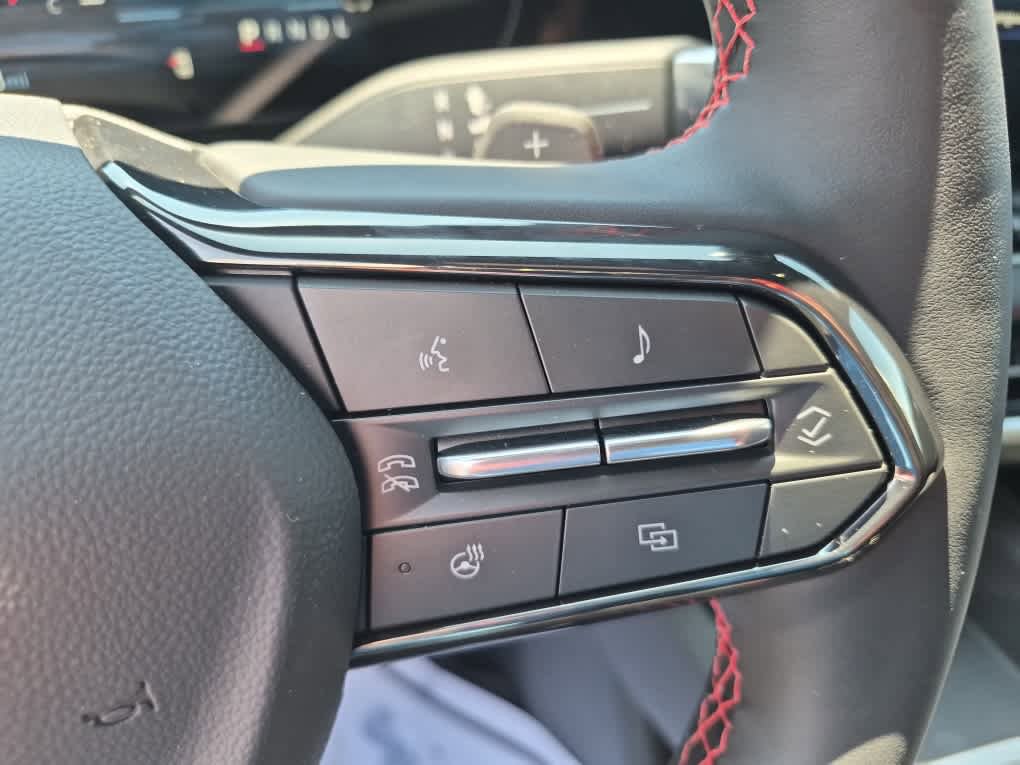 New 2026 Chevrolet Equinox RS w/ Convenience Package III FWD image 19