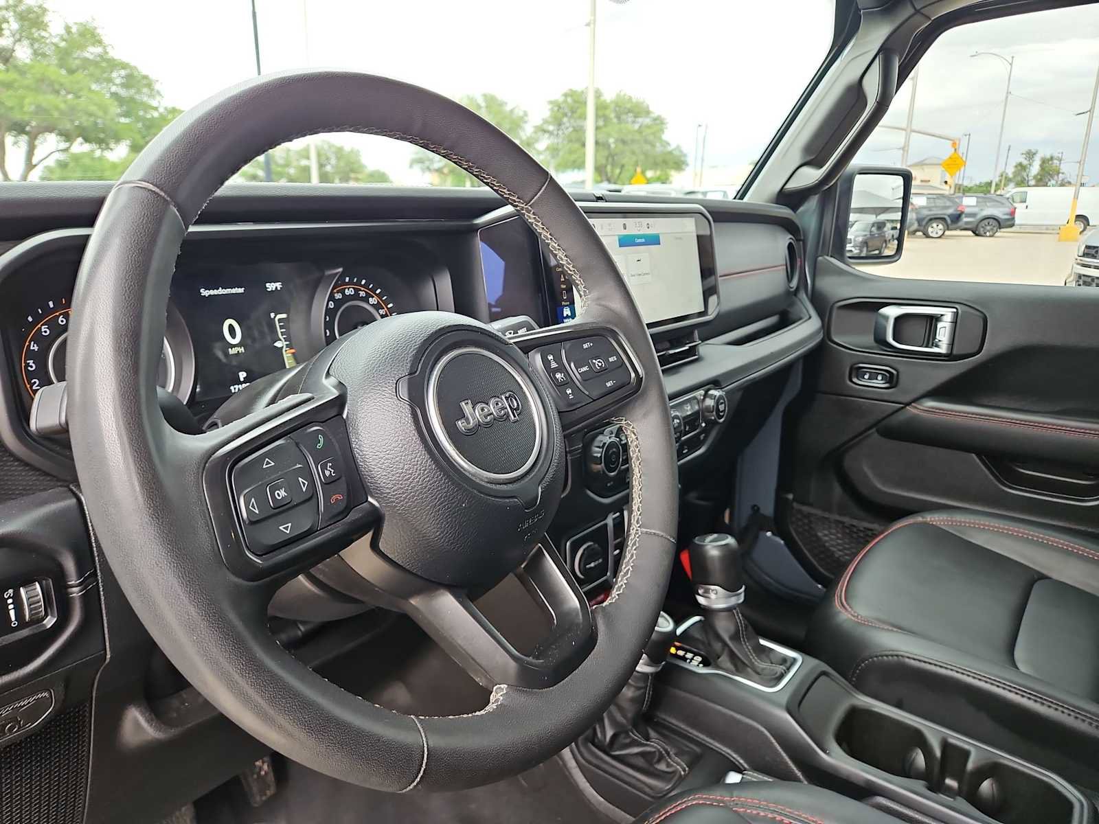 Used 2025 Jeep Gladiator Rubicon w/ Convenience Group AWD/4WD image 10