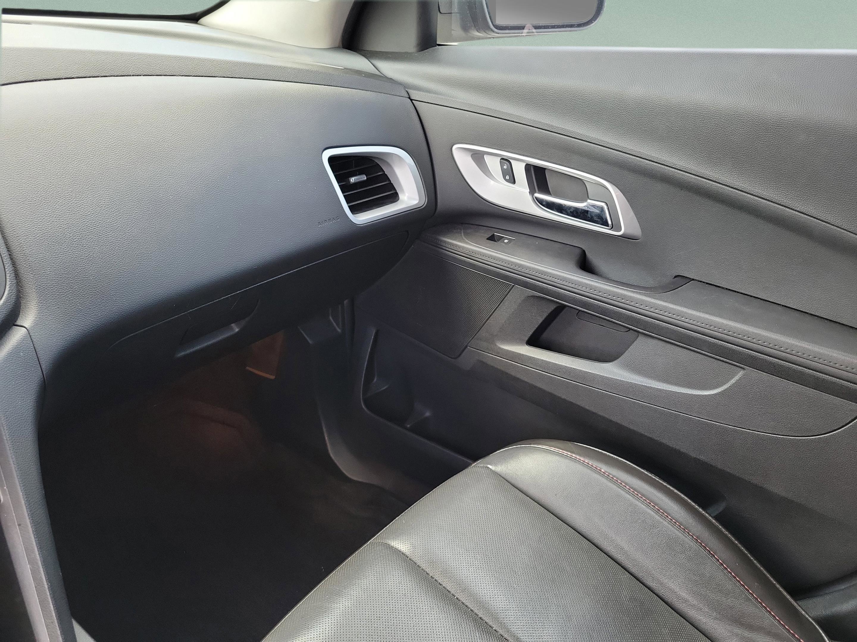 Used 2016 Chevrolet Equinox LTZ w/ Enhanced Convenience Package FWD image 21