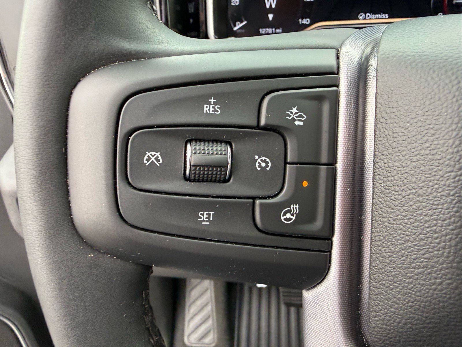Used 2025 GMC Sierra 1500 SLE w/ Preferred Package AWD/4WD image 24