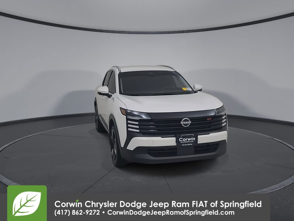 Used 2025 Nissan Kicks SR w/ Illumination Package image 3