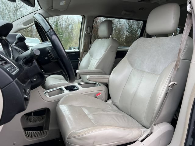 Used 2012 Chrysler Town & Country Limited FWD image 13