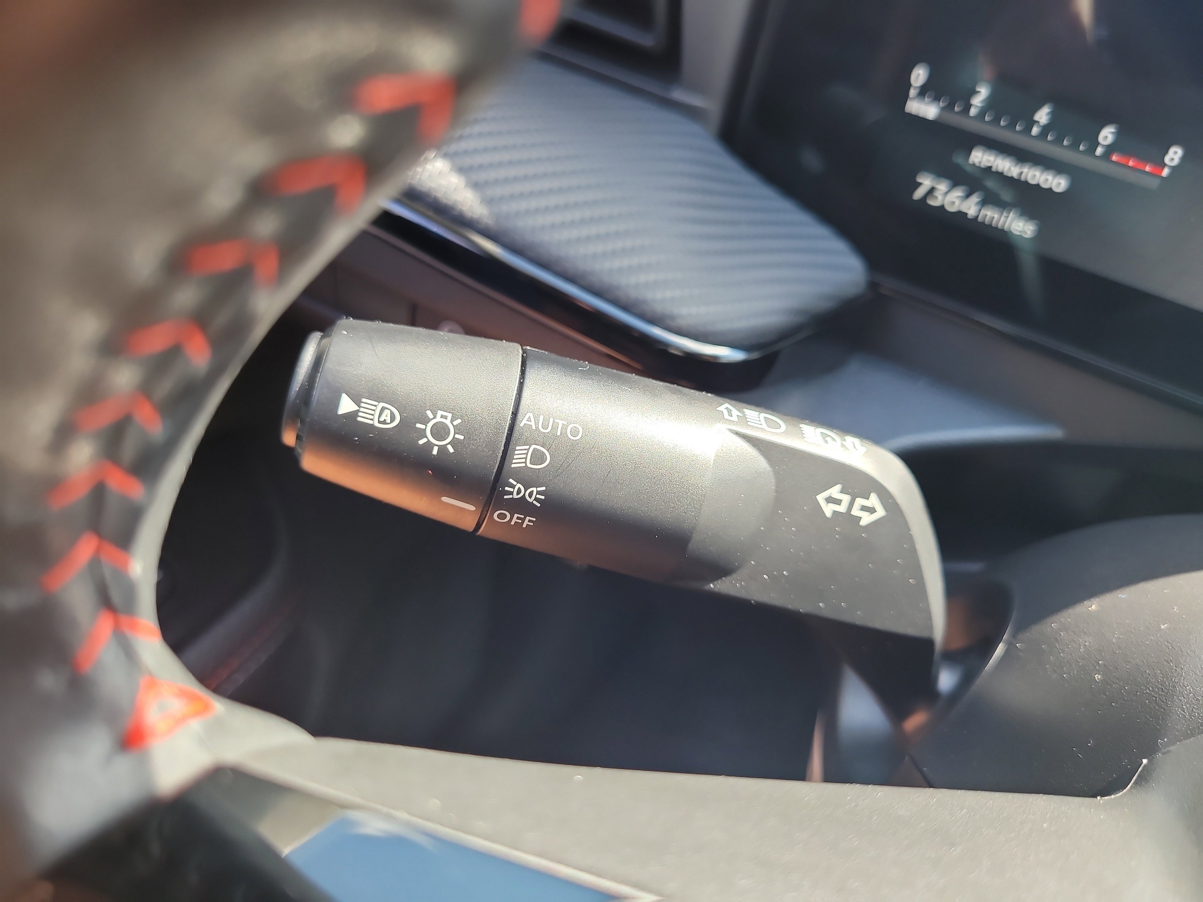 Used 2025 Nissan Kicks SR FWD image 32