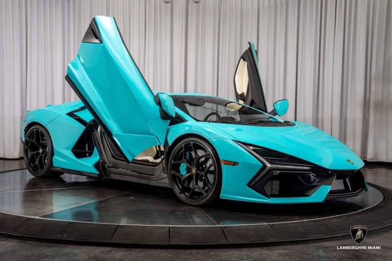 Used 2025 Lamborghini Revuelto image 36