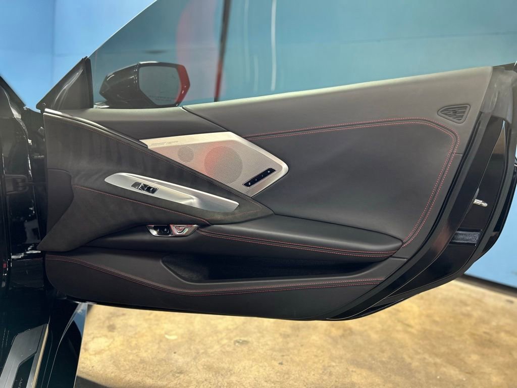 Used 2022 Chevrolet Corvette Stingray Premium Cpe w/ Z51 Performance Package image 39