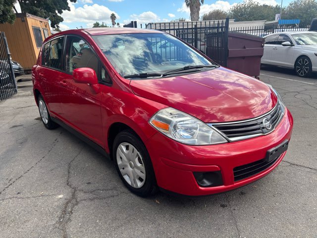 Used 2011 Nissan Versa 1.8 S image 3
