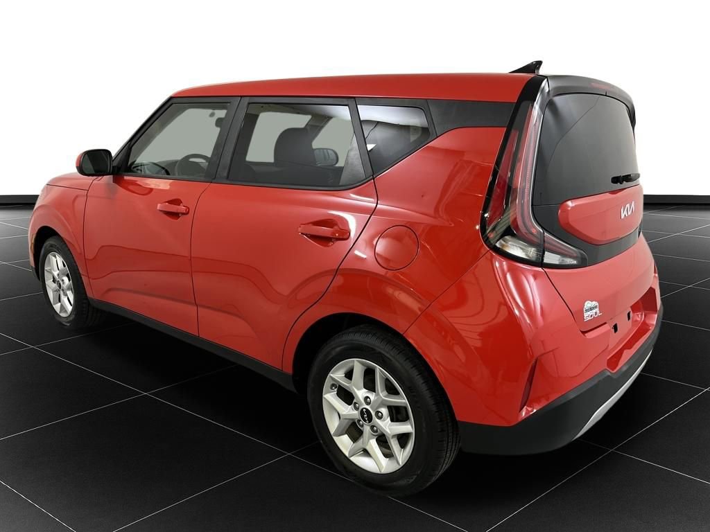 Used 2023 Kia Soul LX w/ LX Technology Package image 3