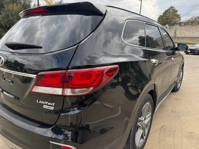 Used 2018 Hyundai Santa Fe Limited w/ Cargo Package image 11