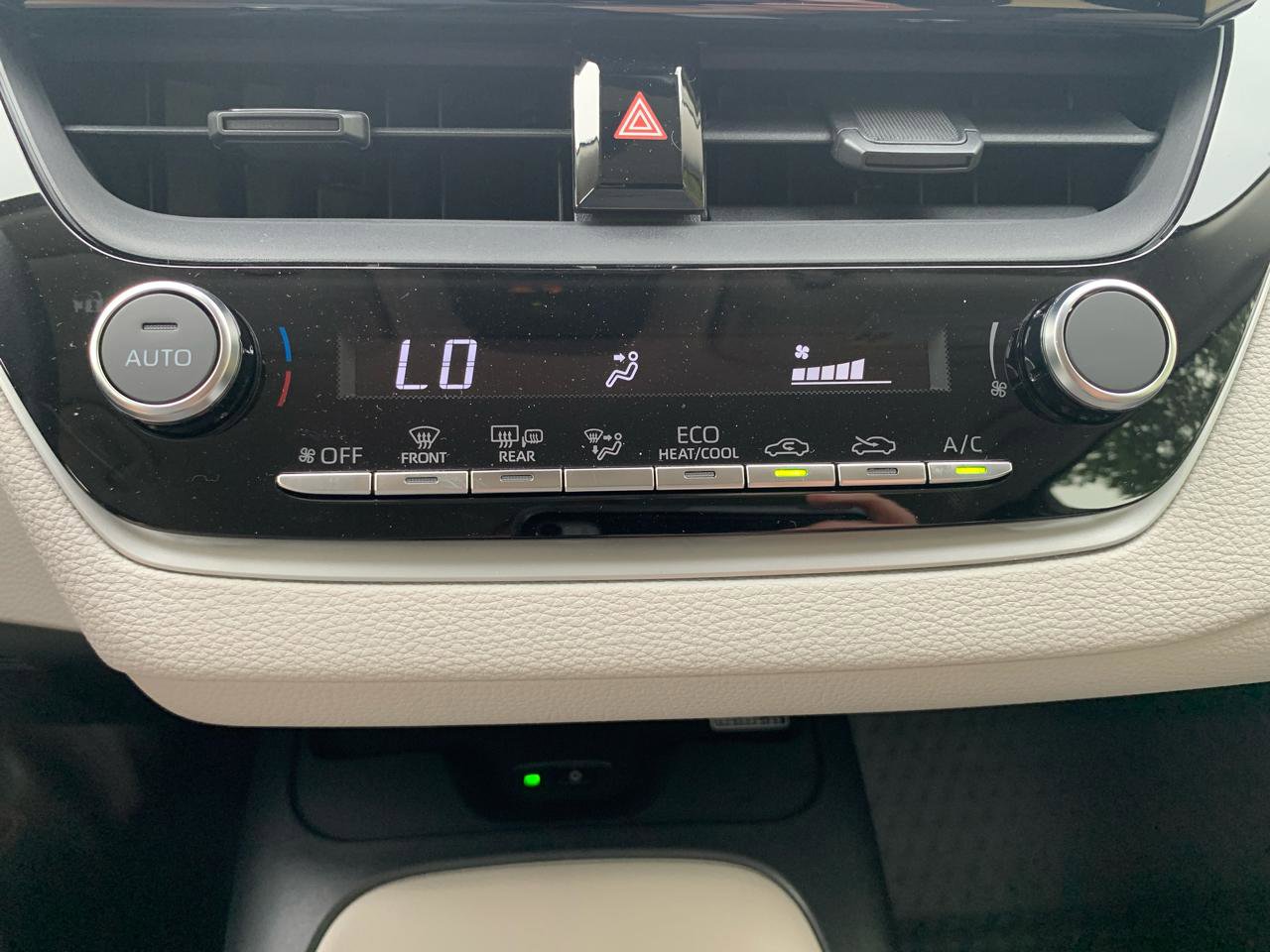 Used 2025 Toyota Corolla LE w/ LE Premium Package FWD image 14