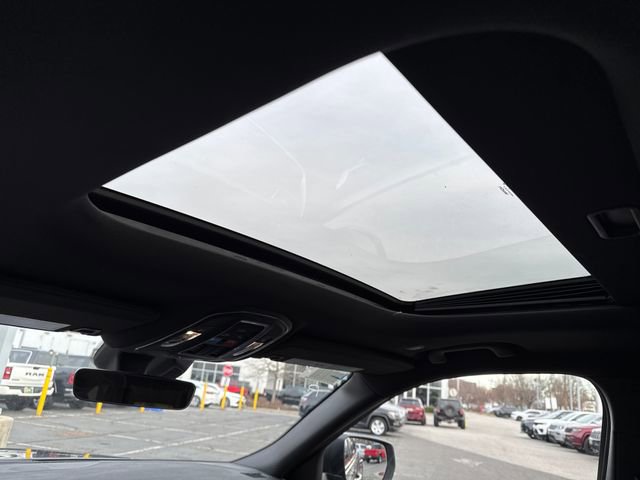 New 2025 Jeep Grand Cherokee L Laredo w/ Luxury Tech Group I image 16