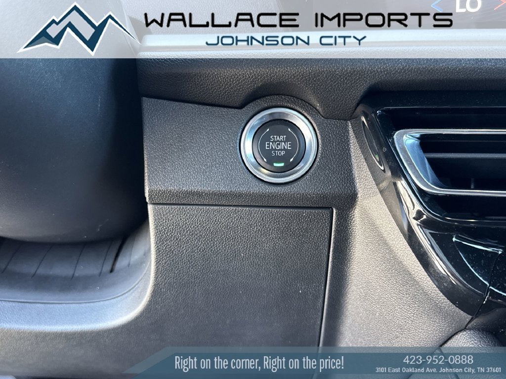 Used 2025 Chevrolet Traverse LT FWD image 20