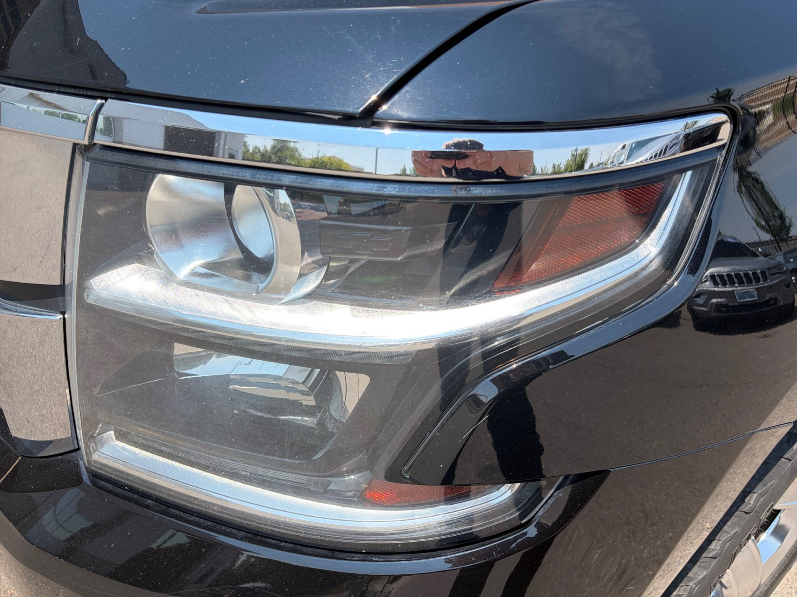 Used 2018 Chevrolet Suburban Premier AWD/4WD image 9