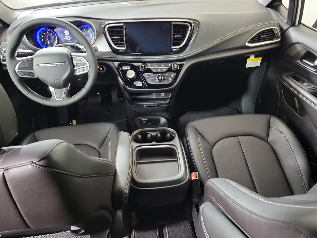New 2027 Chrysler Pacifica Select FWD image 14