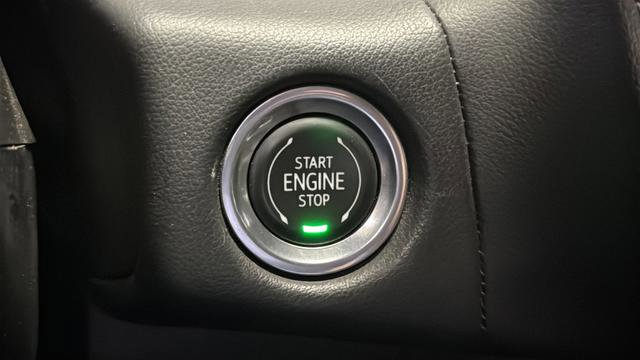 Used 2022 Chevrolet Suburban RST w/ Luxury Package AWD/4WD image 23