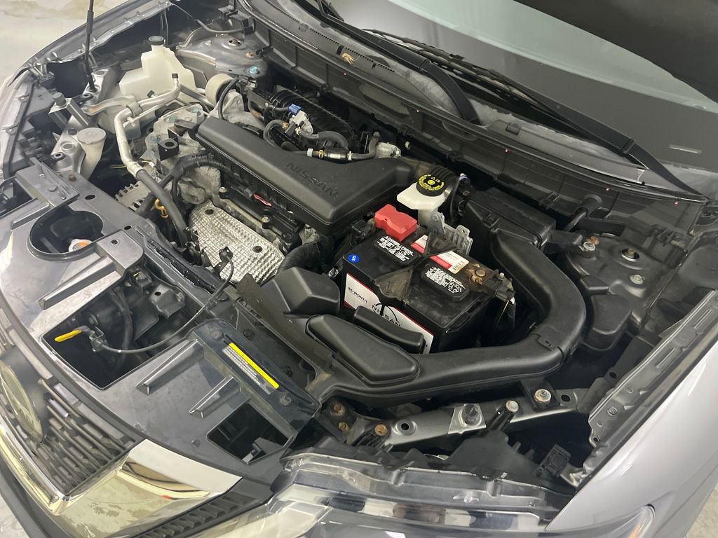 Used 2019 Nissan Rogue S image 12