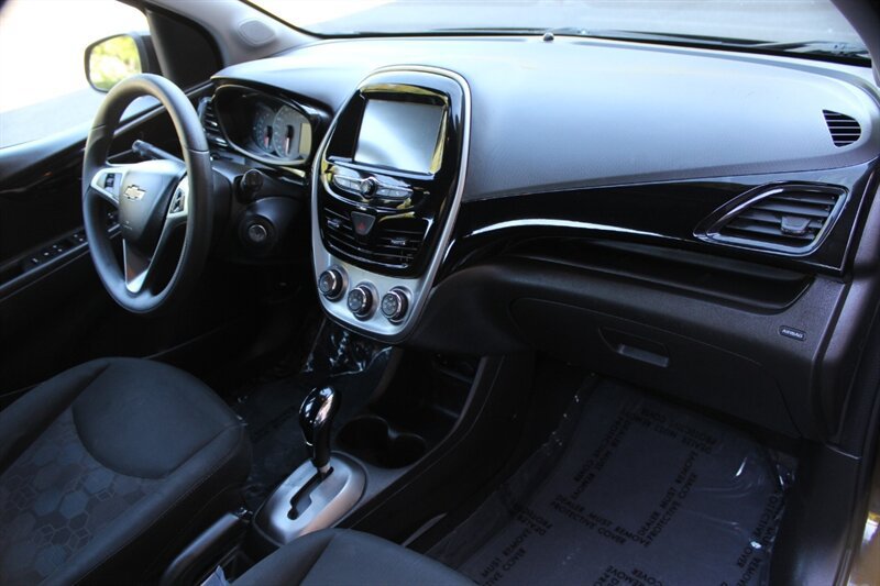 Used 2018 Chevrolet Spark LT FWD image 17