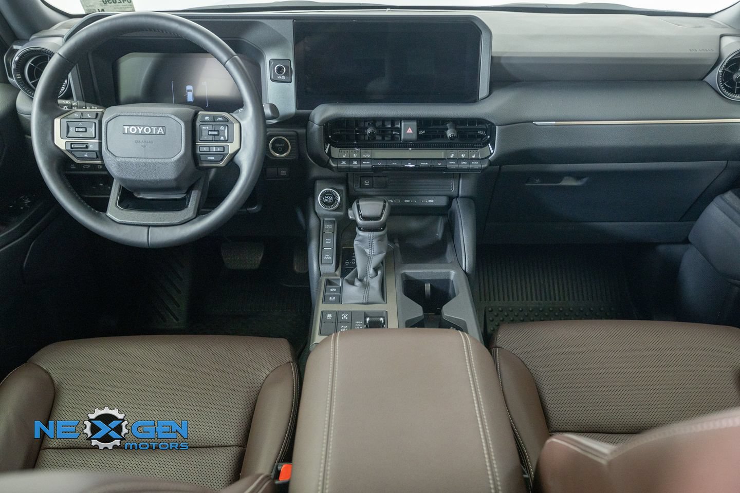 Used 2025 Toyota Land Cruiser AWD/4WD image 33