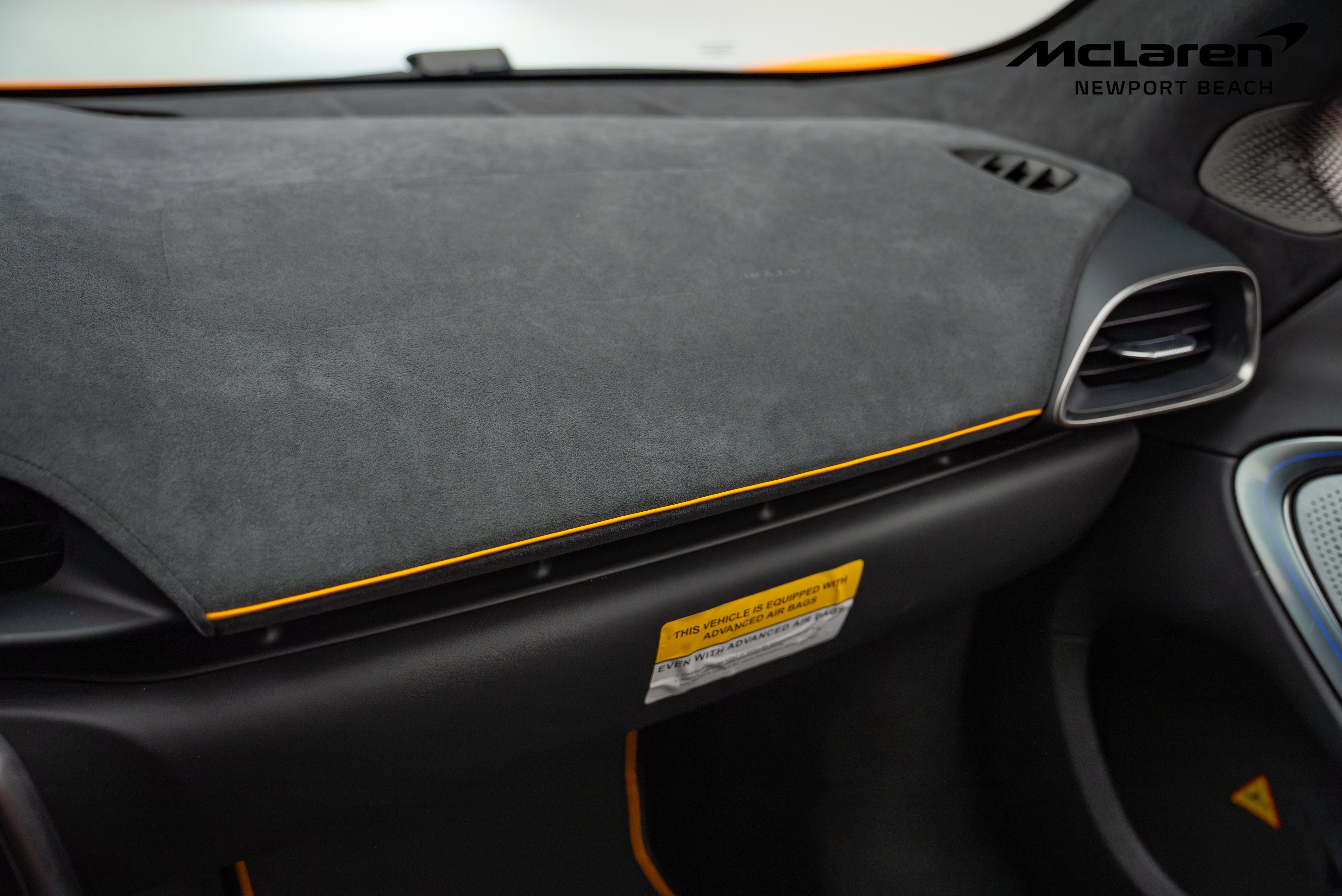 Used 2023 McLaren Artura image 30