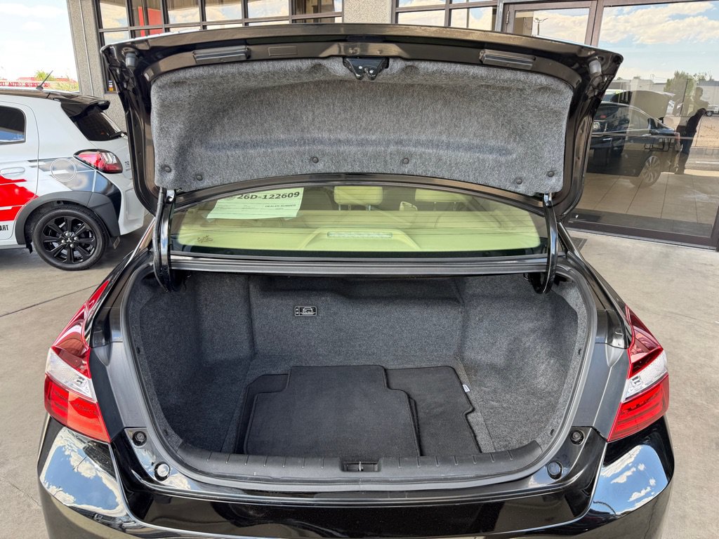 Used 2017 Honda Accord EX-L image 32