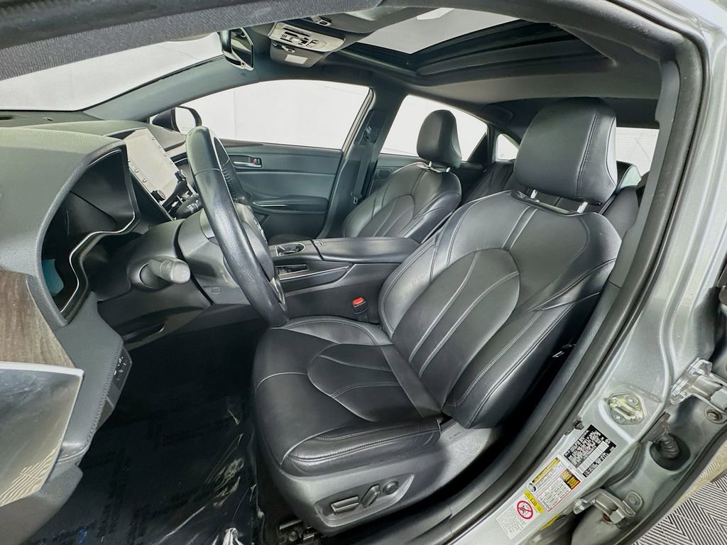 Certified 2019 Toyota Avalon XLE w/ Moonroof Package image 12