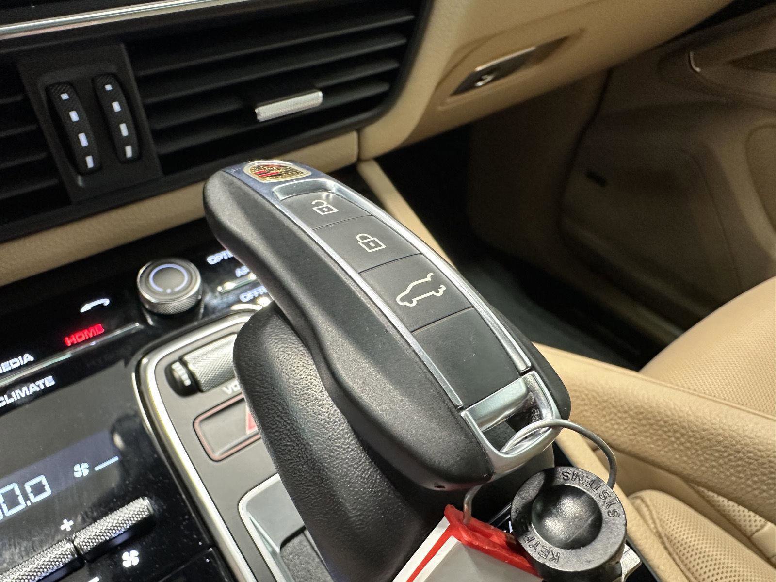 Certified 2022 Porsche Cayenne image 43