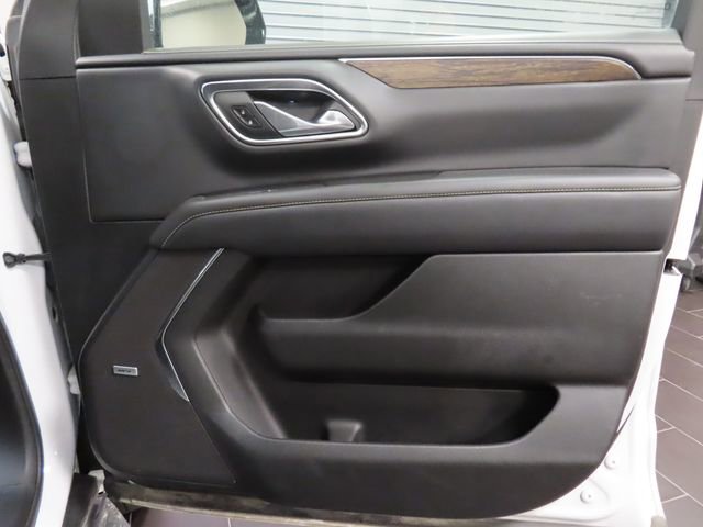 Used 2024 Chevrolet Suburban Premier image 13