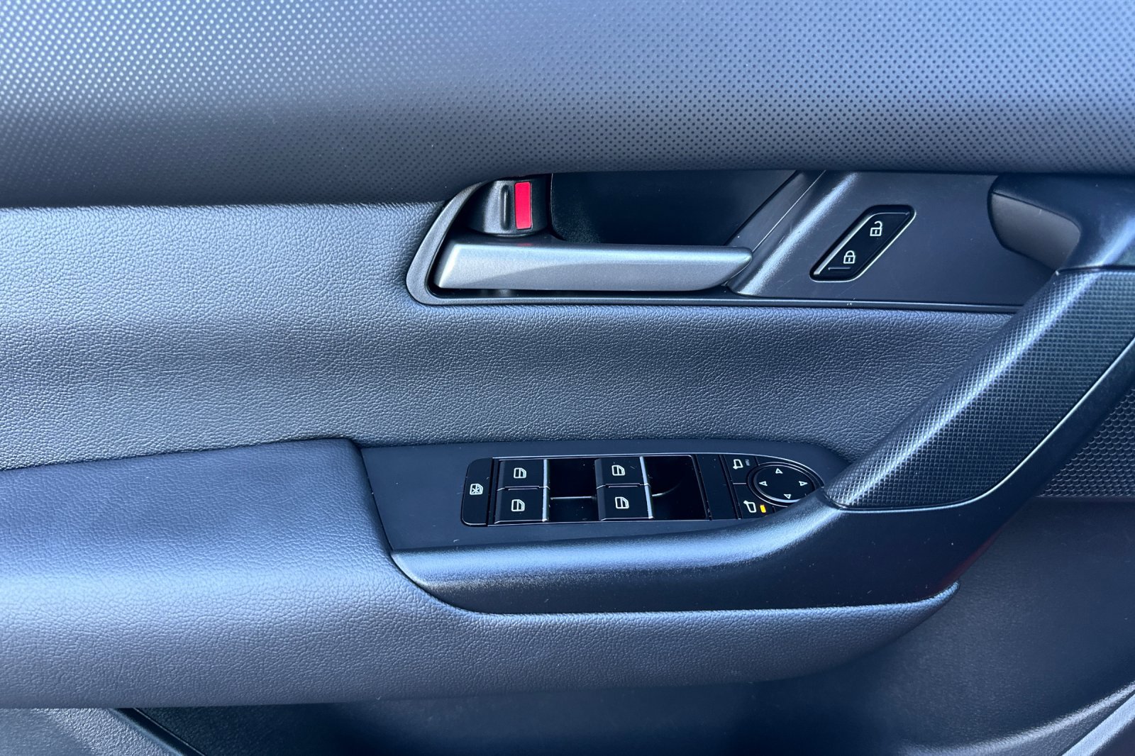 Used 2025 MAZDA CX-50 AWD 2.5 S w/ Cargo Package image 12