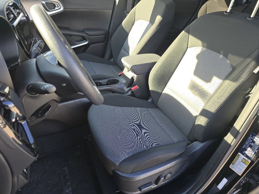Used 2023 Kia Soul S image 21