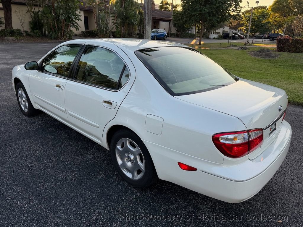 Used 2001 INFINITI I30 Sedan Touring image 3