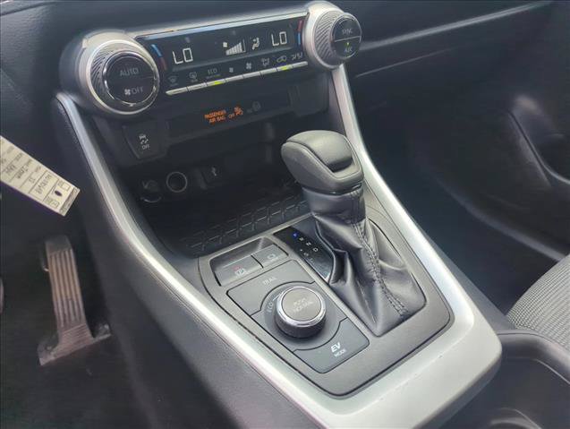Used 2022 Toyota RAV4 LE AWD/4WD image 15