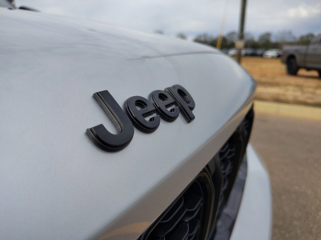 New 2025 Jeep Grand Cherokee Limited AWD/4WD image 2