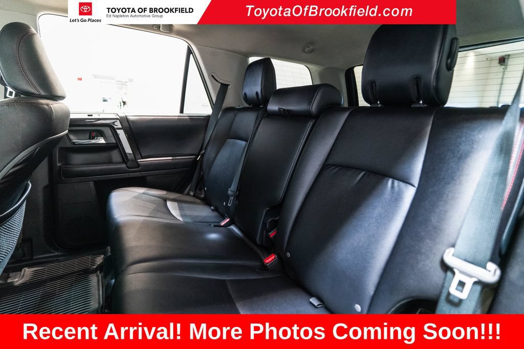 Used 2018 Toyota 4Runner TRD Off-Road Premium AWD/4WD image 31