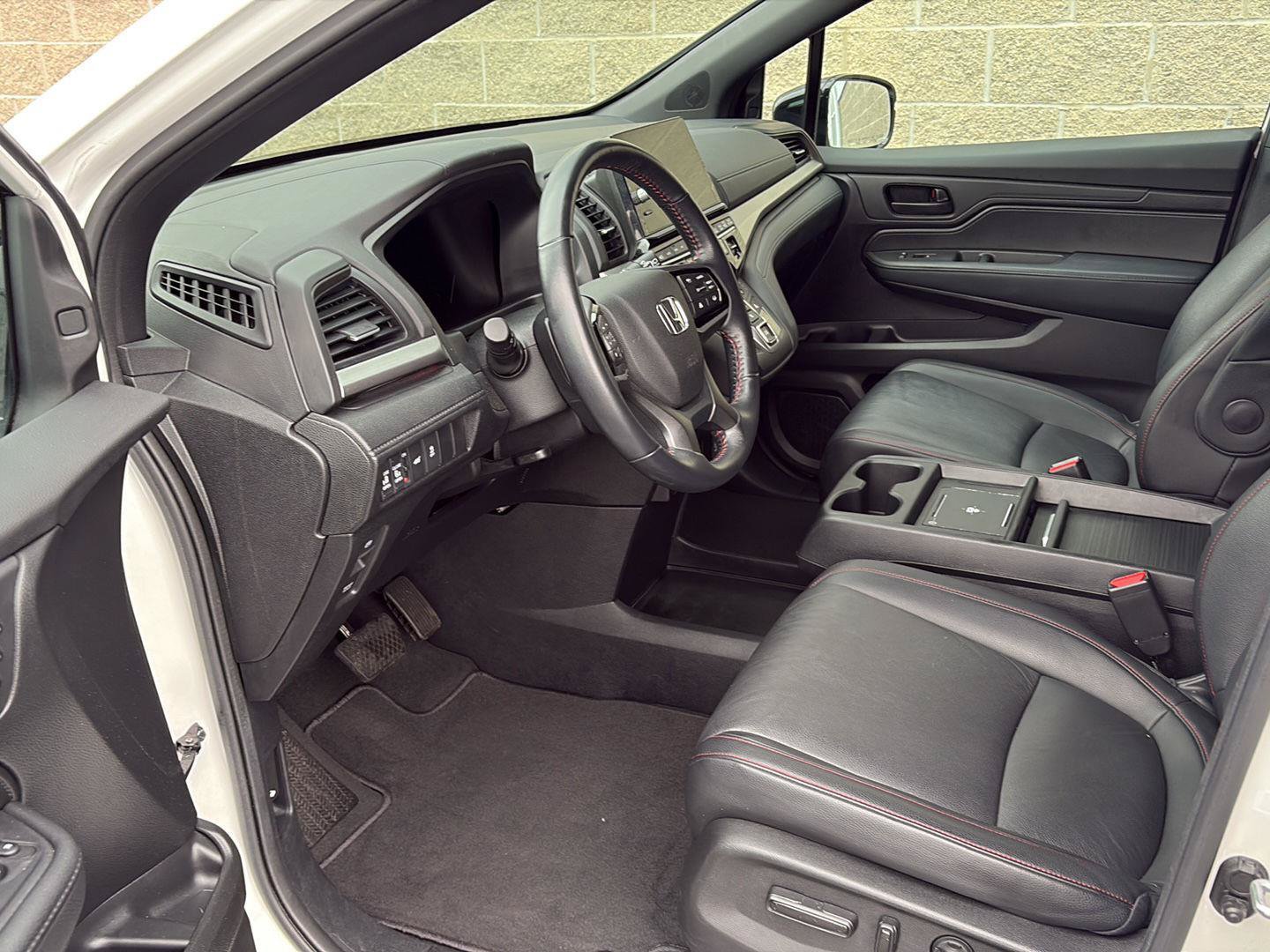 Used 2025 Honda Odyssey Sport-L image 11
