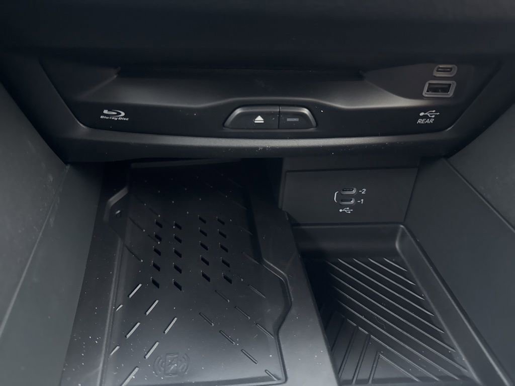 New 2026 Chrysler Pacifica Pinnacle image 33