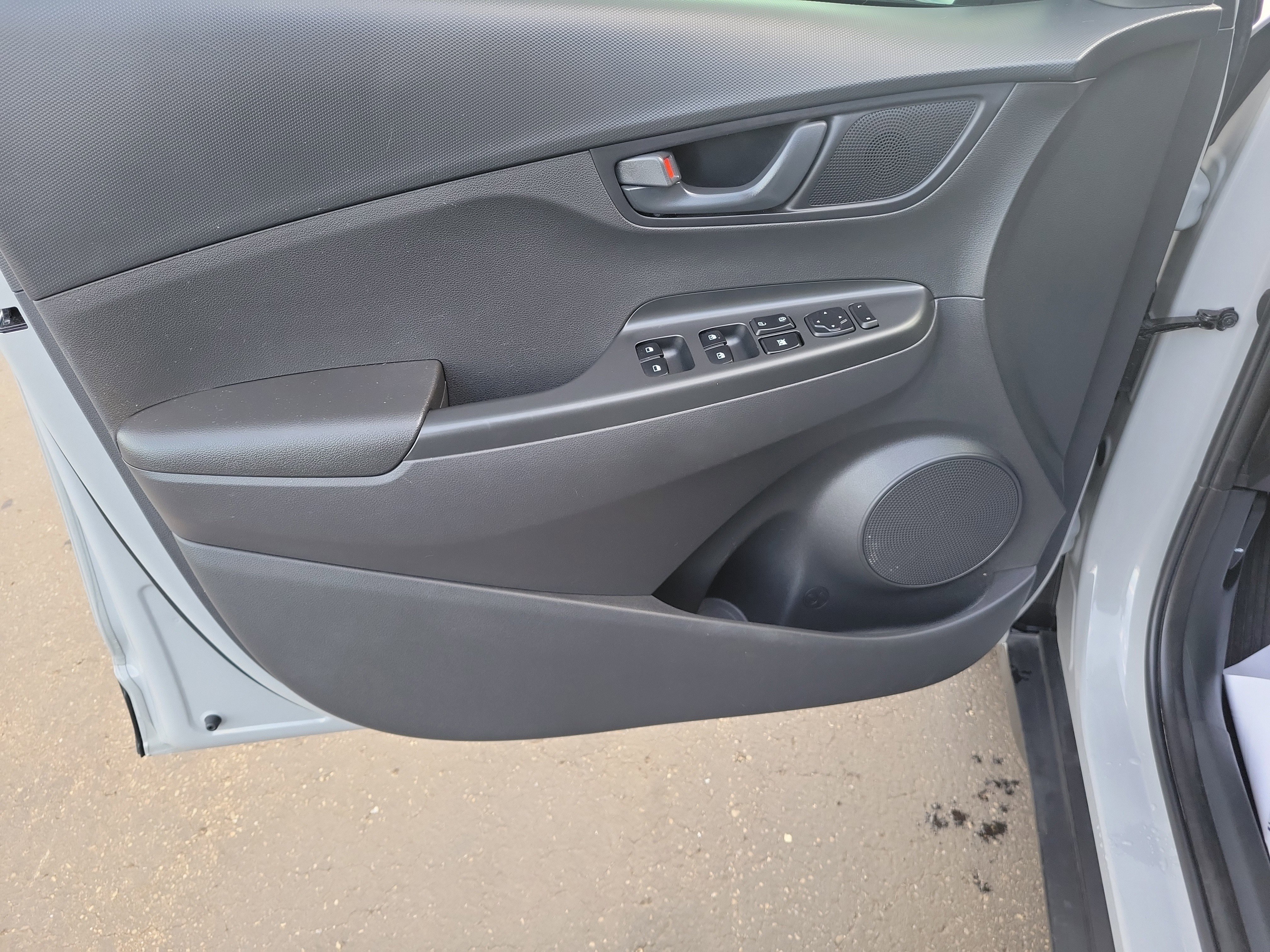 Used 2023 Hyundai Kona SEL image 17