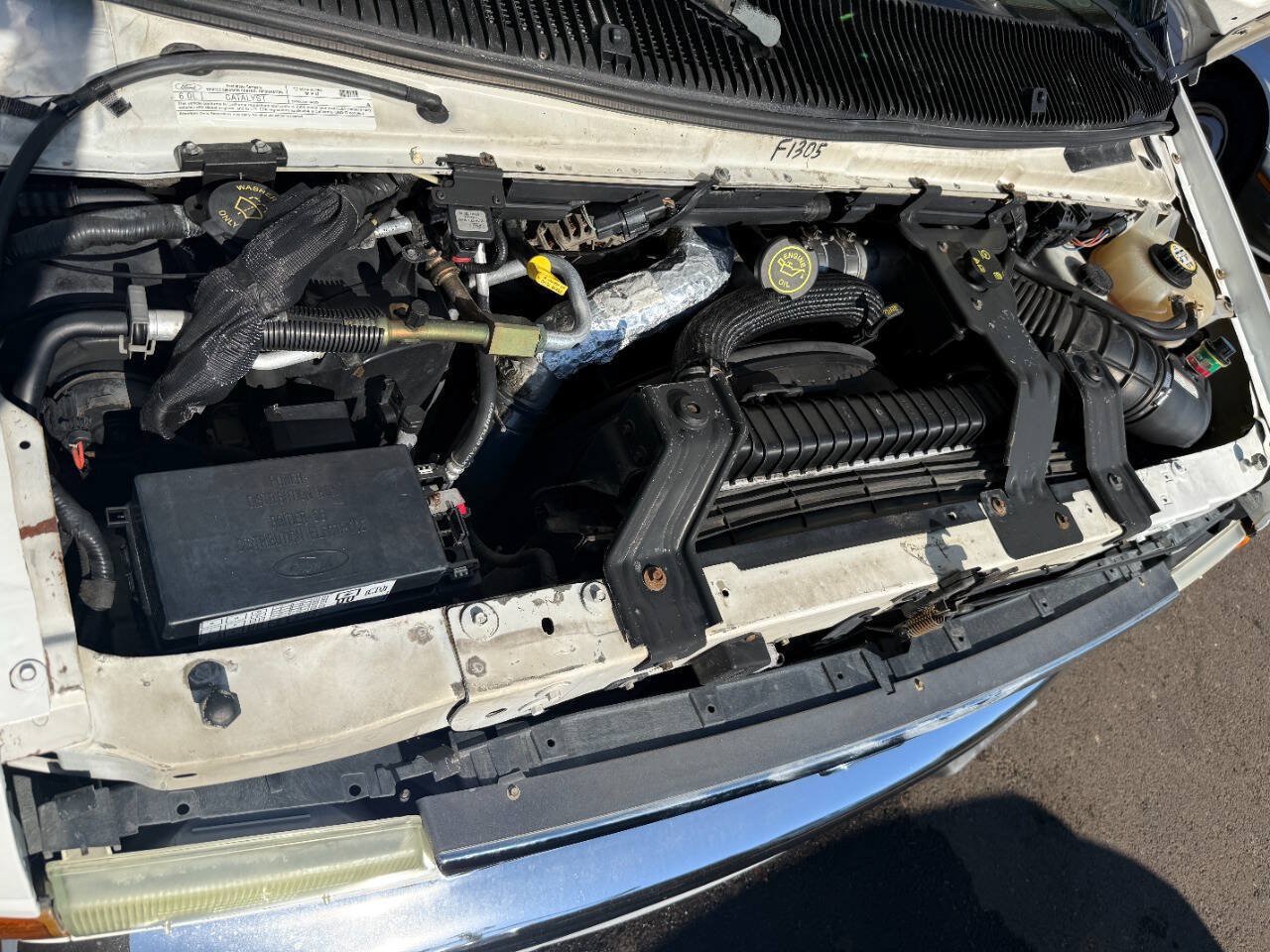 Used 2005 Ford E-350 and Econoline 350 XL RWD image 38