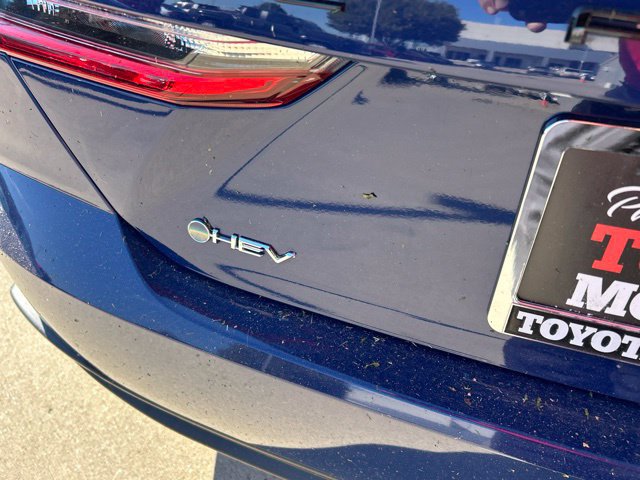 Used 2025 Toyota Camry SE w/ Multimedia Upgrade Package FWD image 5