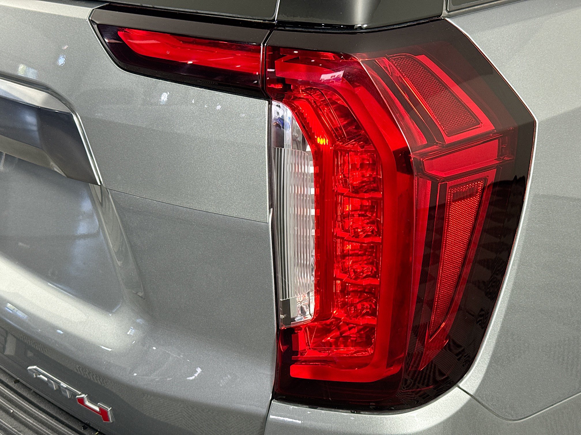 Used 2023 GMC Yukon AT4 AWD/4WD image 32