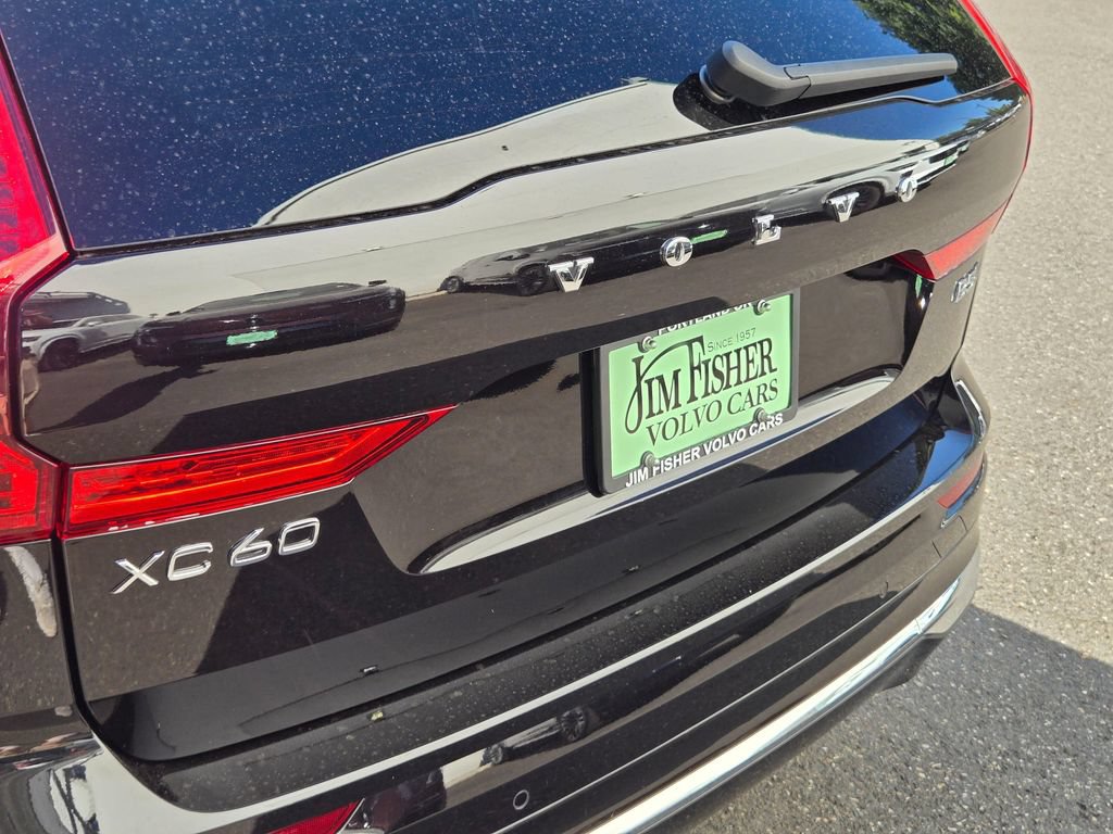 Certified 2023 Volvo XC60 B5 Plus w/ Climate Package AWD/4WD image 14