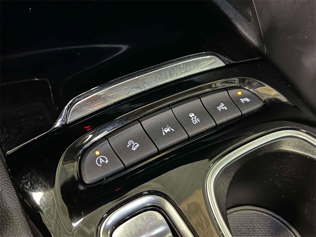 Used 2022 Buick Envision Avenir w/ Technology Package II image 31