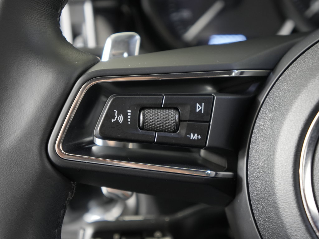 Certified 2023 Porsche Macan Turbo AWD/4WD image 26